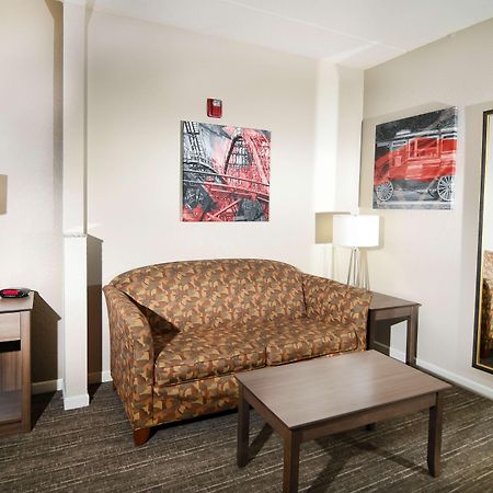 Best Western Plus Sandusky Hotel & Suites Extérieur photo