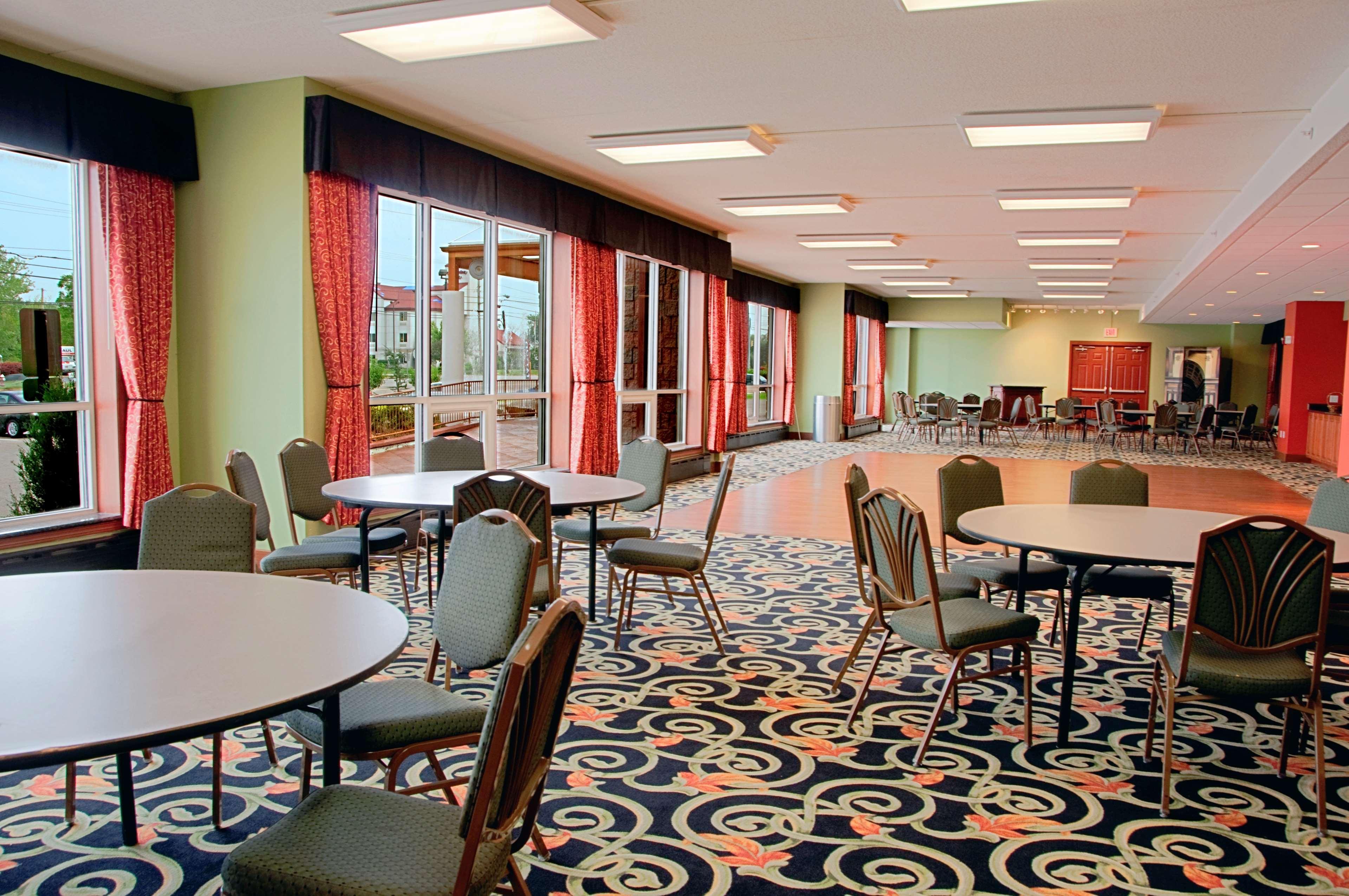 Best Western Plus Sandusky Hotel & Suites Extérieur photo